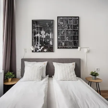 E32 - Oktogon Panorama Suite - Best Location - By Bqa Appartement *