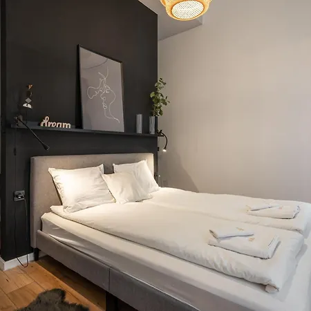 E32 - Oktogon Panorama Suite - Best Location - By Bqa Appartement