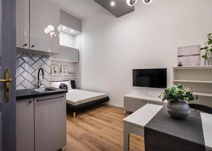 E32 - Oktogon Panorama - Location - By Bqa * Budapest