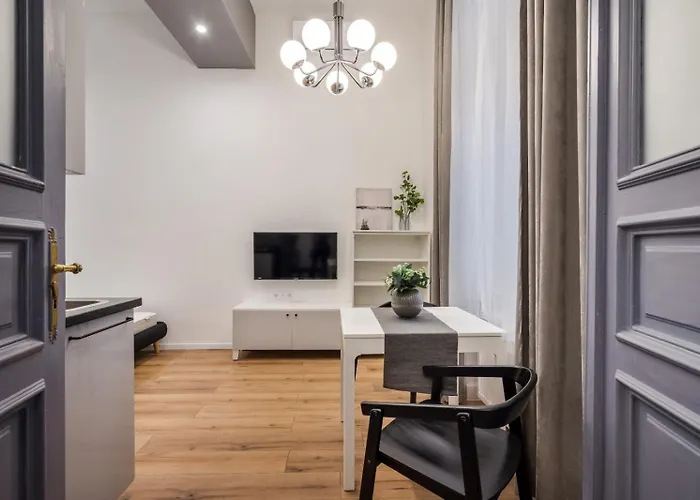 Apartament E32 - Oktogon Panorama - Location - By Bqa *